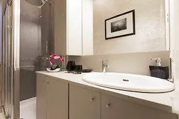 Milan Royal Suites 0*,  意大利