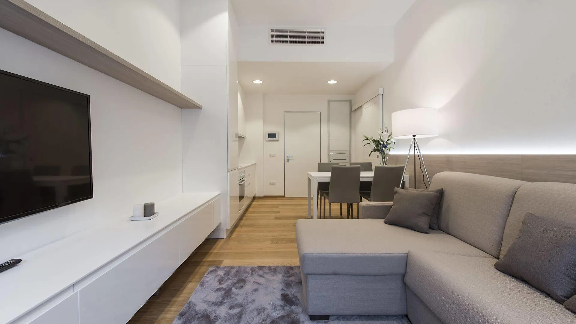 Milan Royal Suites 0*,  意大利