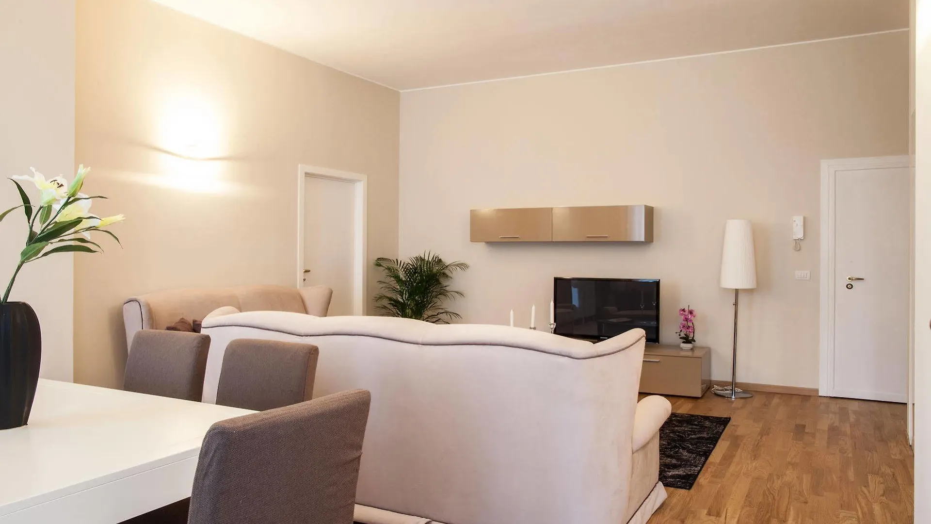 Milan Royal Suites 0*,  意大利