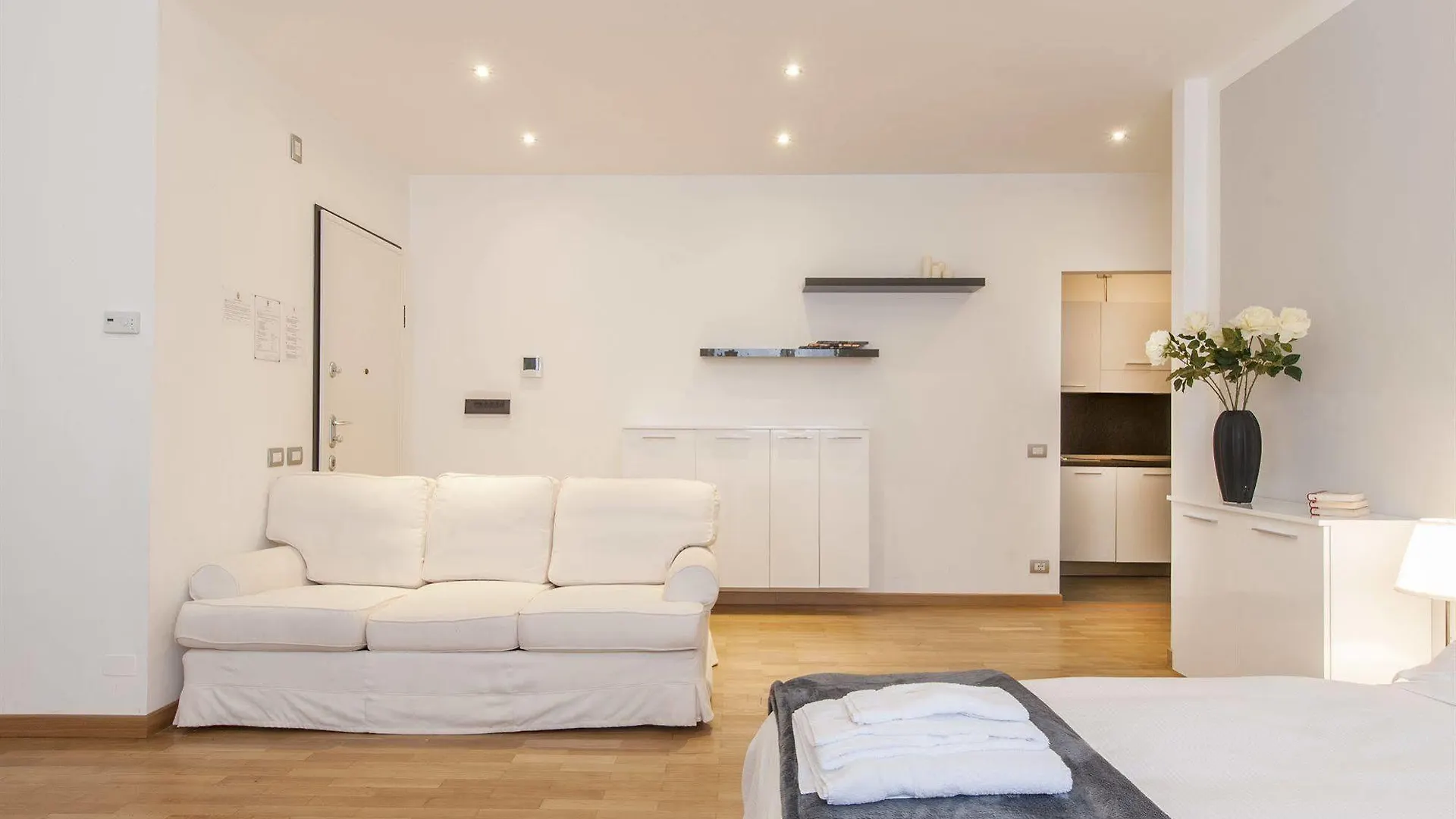 Milan Royal Suites 0*,